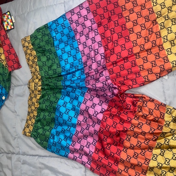 Men’s multi color Gucci Shorts - Picture 3 of 3